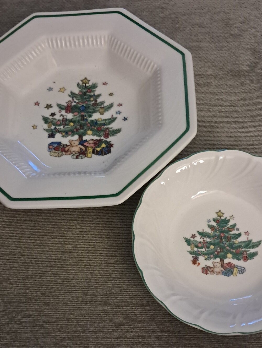 NIKKO Happy Holidays Christmas China Japan Bowls - set of 2